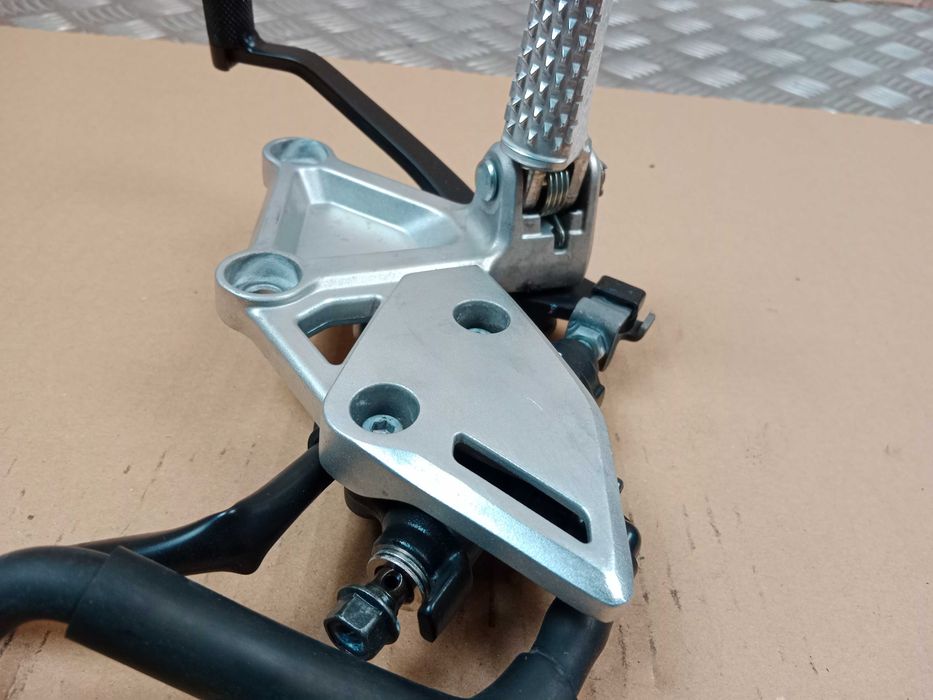 Honda CBR 650 R Set Prawy Kierowcy Pompa Dźwignia Hamulca Podnóżek