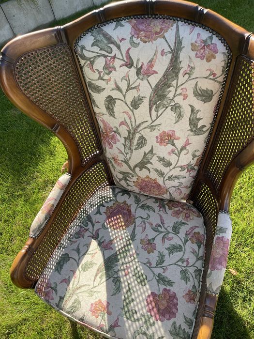 Fotel kolonialny z rattanem , rafią /do renowacji Sofa z rattanem Boho . Vintage /antyk