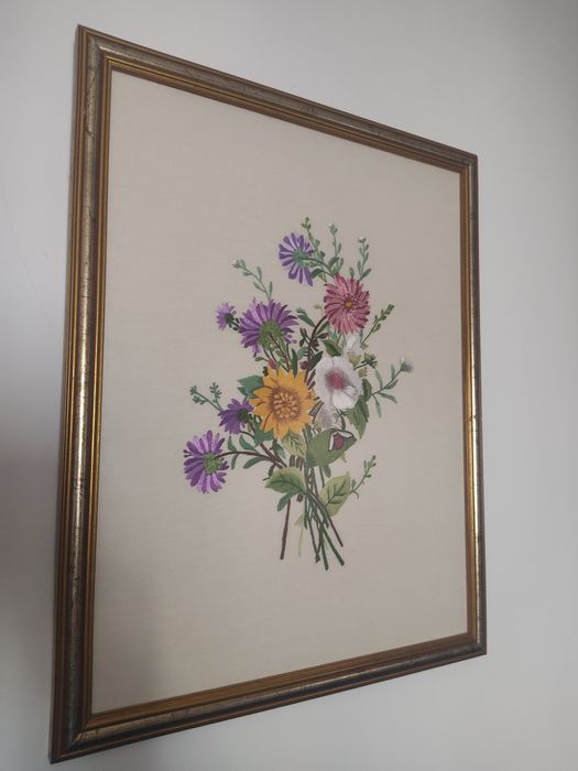 Bordados sobre linho dos Acores