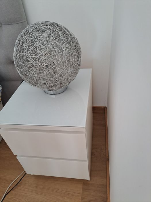 Mesa cabeceira mais candeeiro