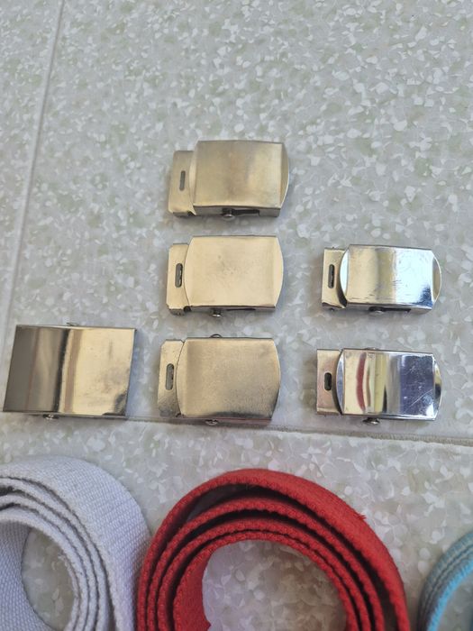 Conjunto de cintos unisexo com fivelas metálicas ajustáveis

Conjunto