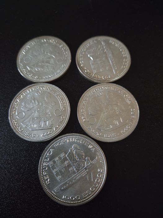 Vendo moedas de prata  comemorativas