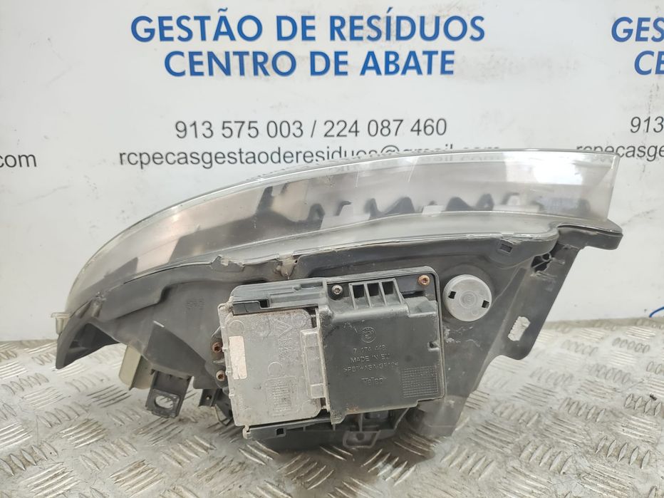 Ótica Direita BiXénon BMW Serie 1 E81 E82 E87 E88 2004 a 2011