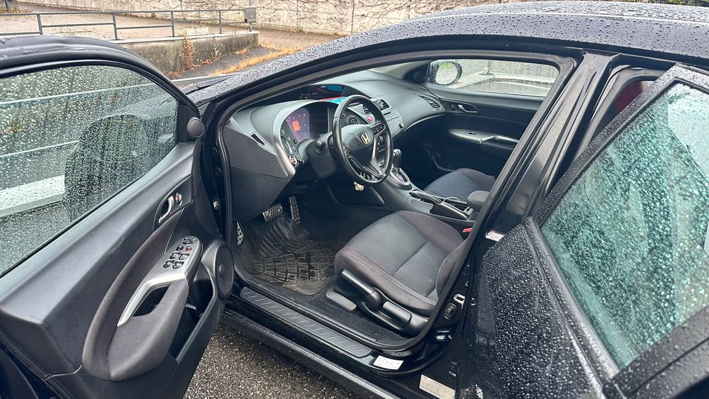 Honda Civic 2009р. автомат. Не робот! 5D 1.8 , газ бенз  227тис км.