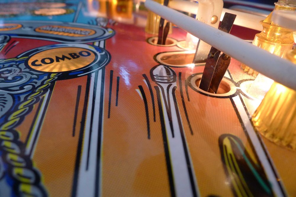 Bally Williams Cactus Canyon pinball 100% original. Very low games count.