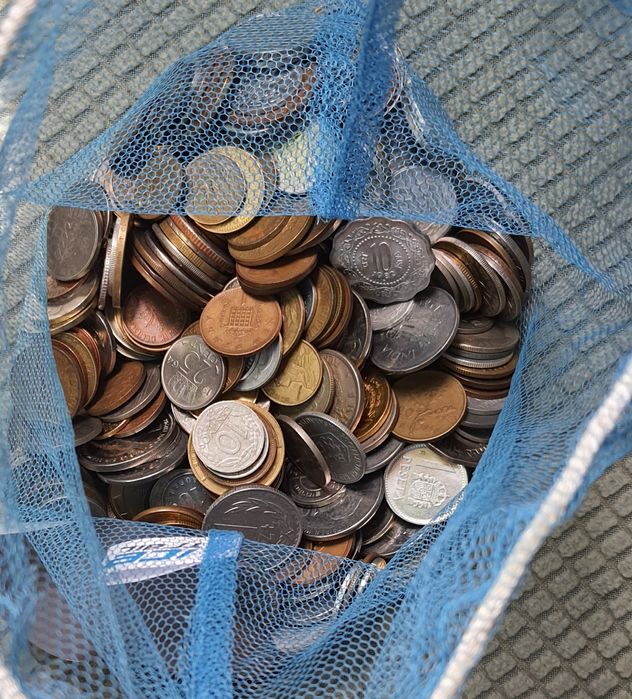 Монети з цілого світу