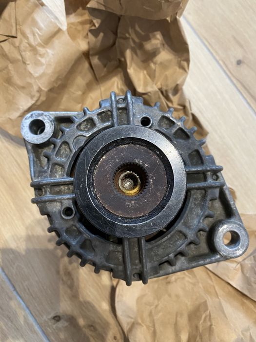 Alternator Bosch Opel Vectra C 1.9 CDTI Z19DTH 150 KM Oryginał