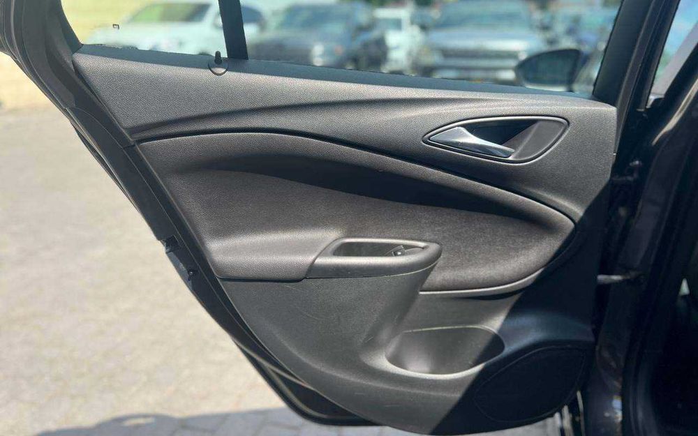 Opel Astra 2016 року