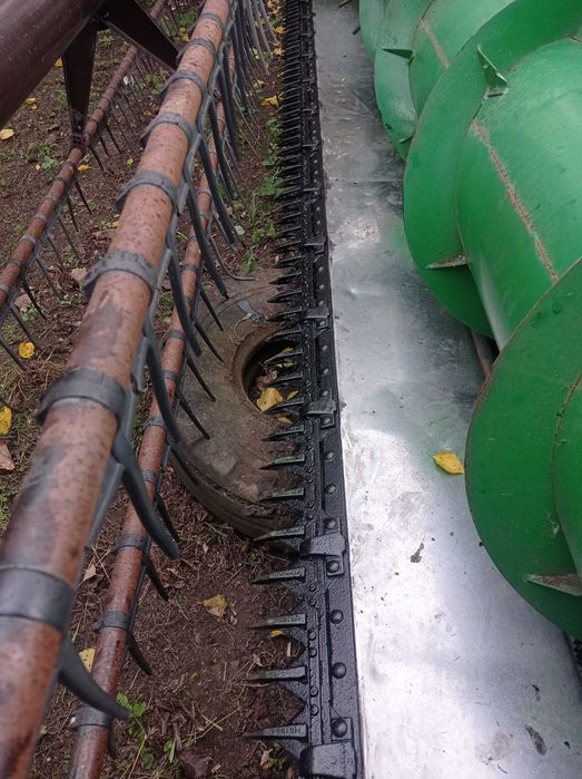 Жатка зернова для John Deere 9500