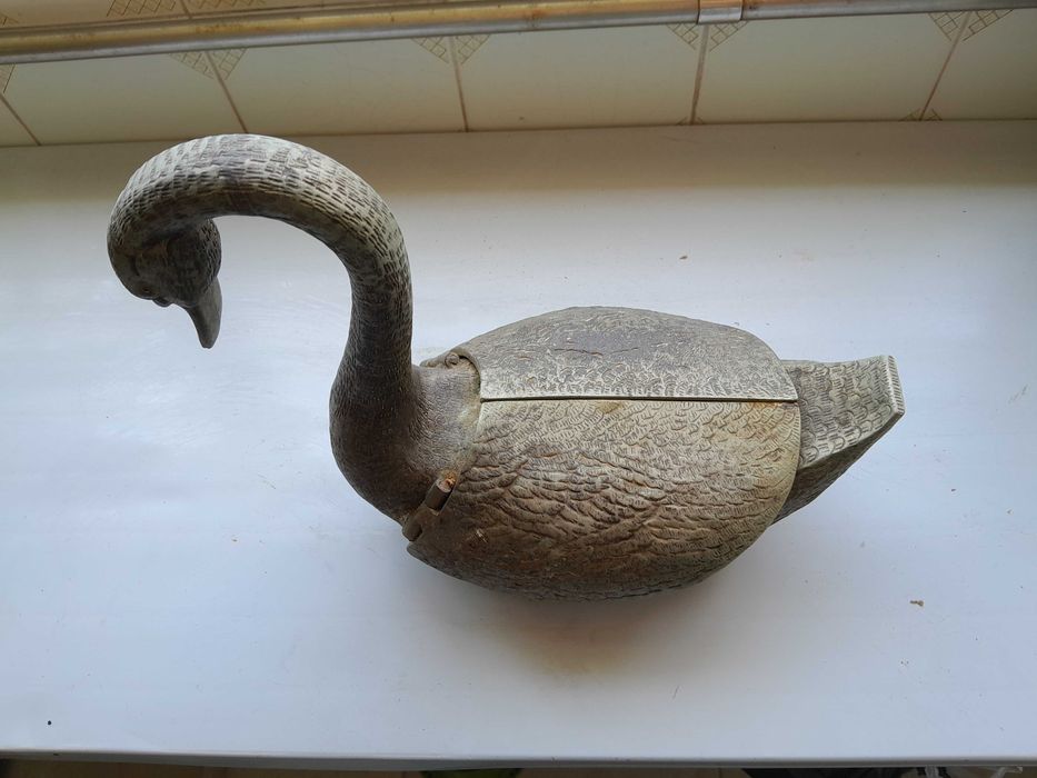 Pato decorativo em metal