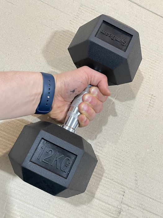 Гантели 2 по 12 кг гексагональные в резине