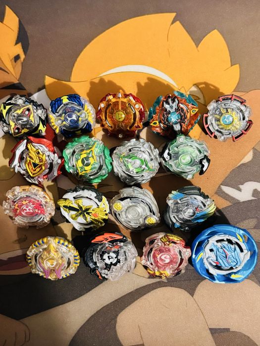 Varios Beyblades Burst oficiais da Hasbro