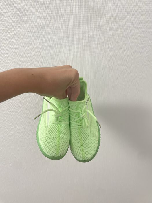 Кросівки літні, тоненькі