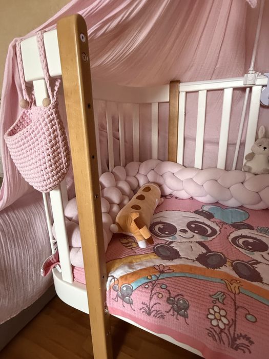 Дитяче ліжечко в гарному стані