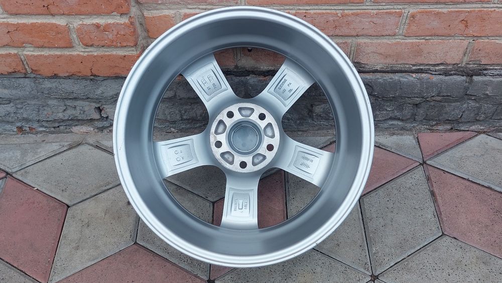 Диски Dezent R17 5x114,3 ET40 J7,0 ЦО: 71,6 мм Renault Toyota Lexus Honda Mazda Hyundai KIA Mitsubishi Nissan Jeep