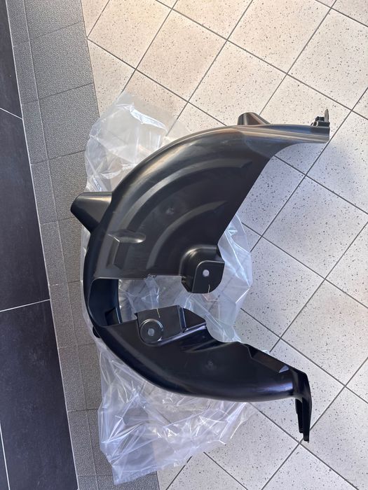 Oryginalne Nadkole Przednie Prawe Renault Mégane III RS Faktura VAT23%