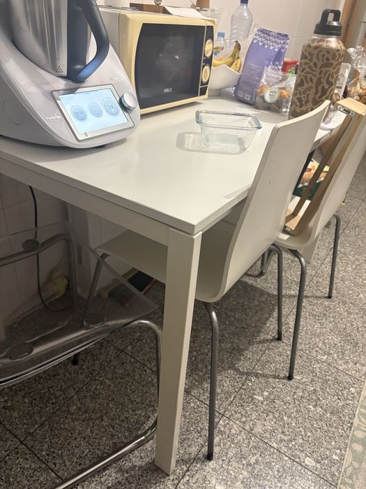 Mesa madeira Branca pés em aço