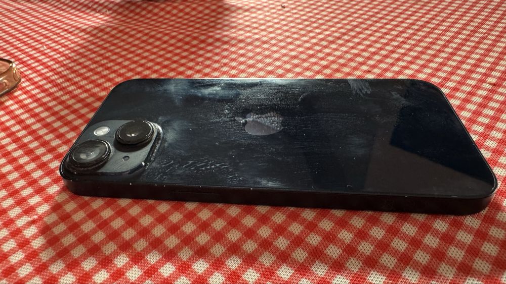 Iphone 14 128gb bateria 87%, nao tem riscos/ pelicula de silicone no ecra