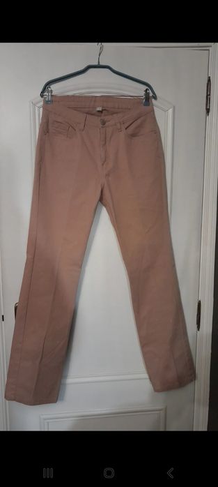 Calças de ganga com alguns salpicos mais claros