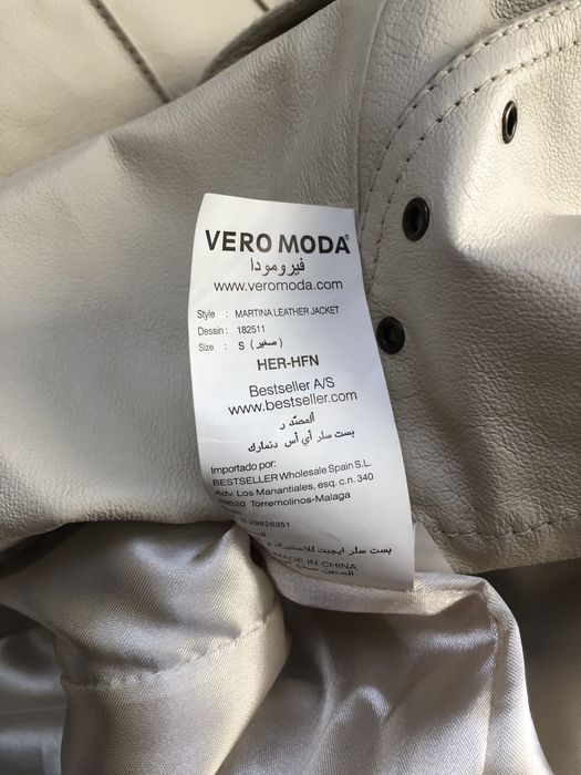 Biało-kremowa kurtka skórzana Vero Moda S