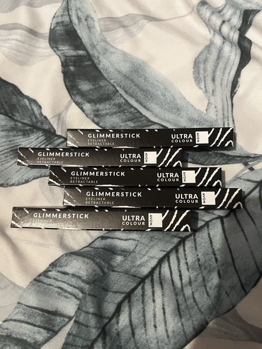 Avon Glimmerstick kredka do oczu blacket black