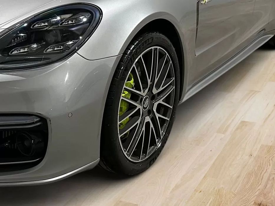 Porsche Panamera Sport Turismo 4 E-Hybrid