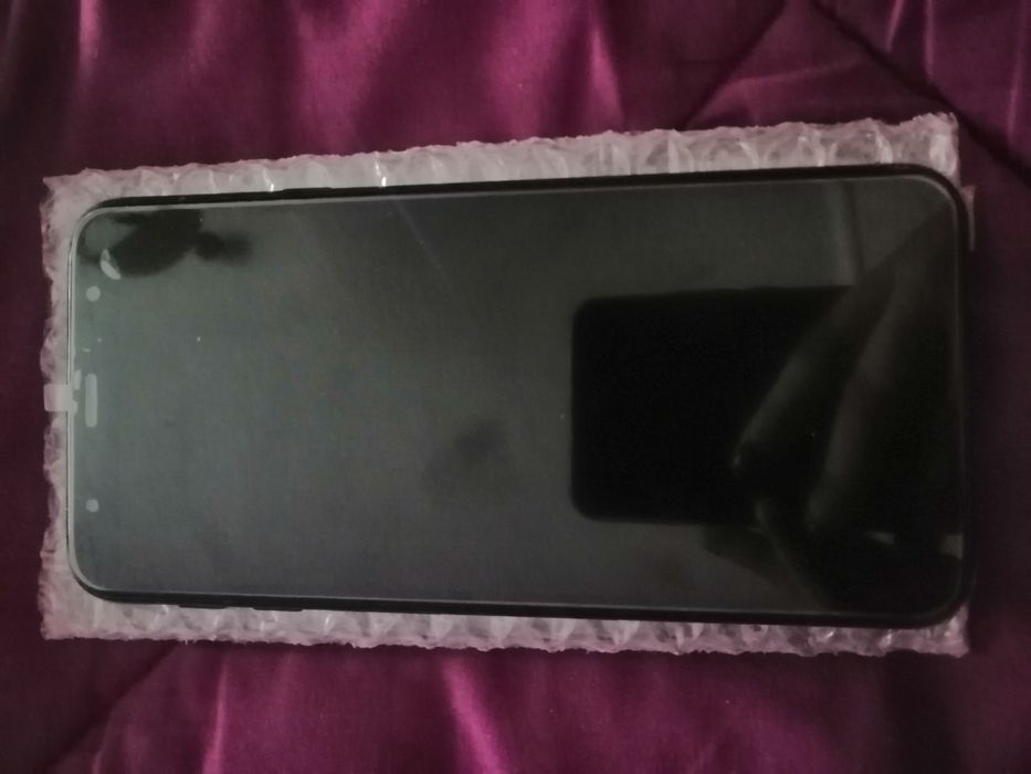 Telemóveis Huawei P8 Lite e Y5 2019 e Samsung J4+