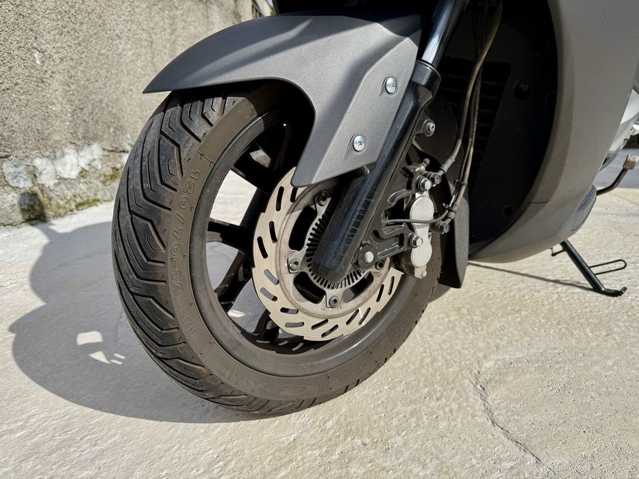 Scooter 125 SYM GTS 125i 2013