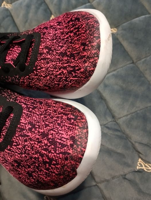 кросівки Nike для дівчинки в ідеальному стані