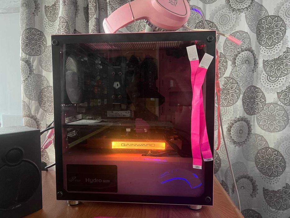 Компютер з повним набором переферії