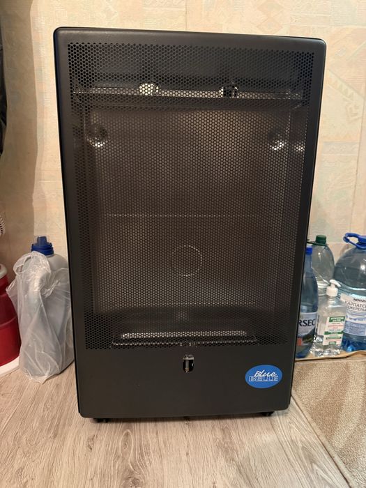 Продам майже новий газовий нагрівач STUFA Blue Belle з балоном на 27л