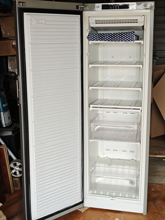 Морозильна камера Whirlpool