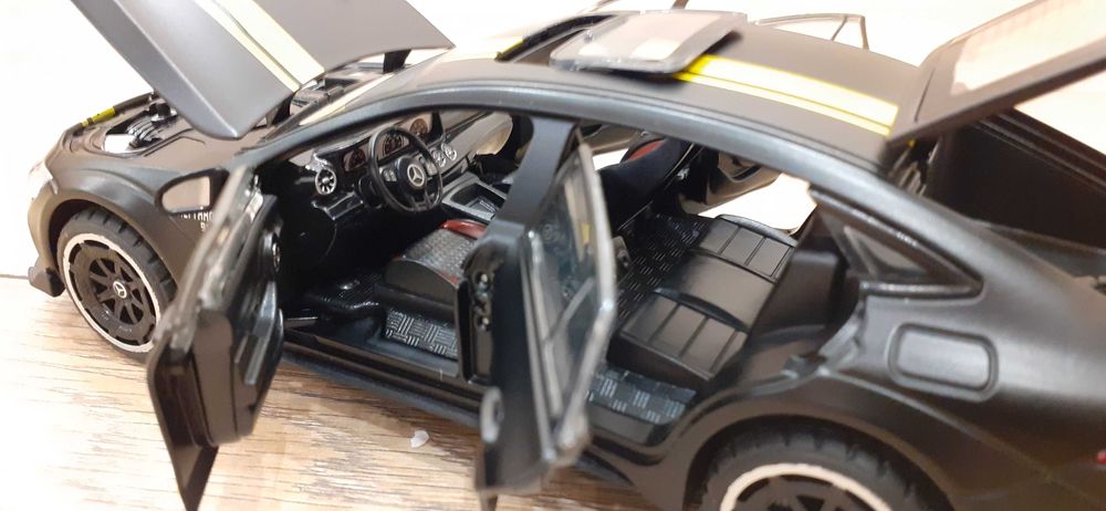 Mercedes AMG GT63 1:24, napęd, światła, dźwięk