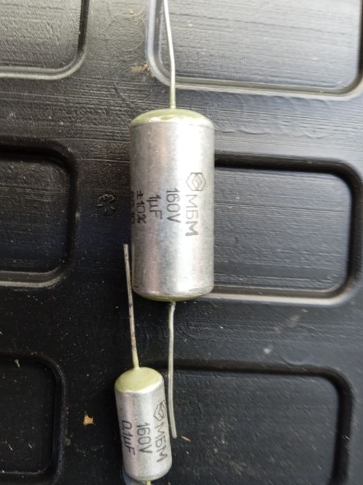 Радиодетали много! конденцаторы, резисторы, диоды...