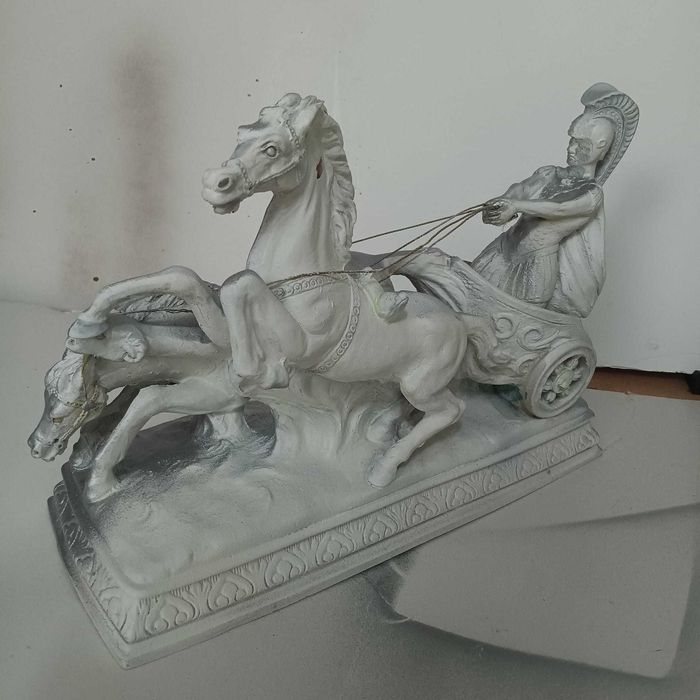 Estatueta cavaleiro e biga romana