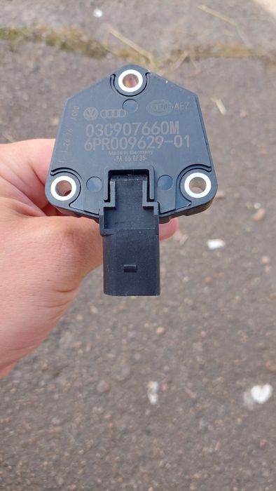 Датчик рівня масла VW,SKODA.