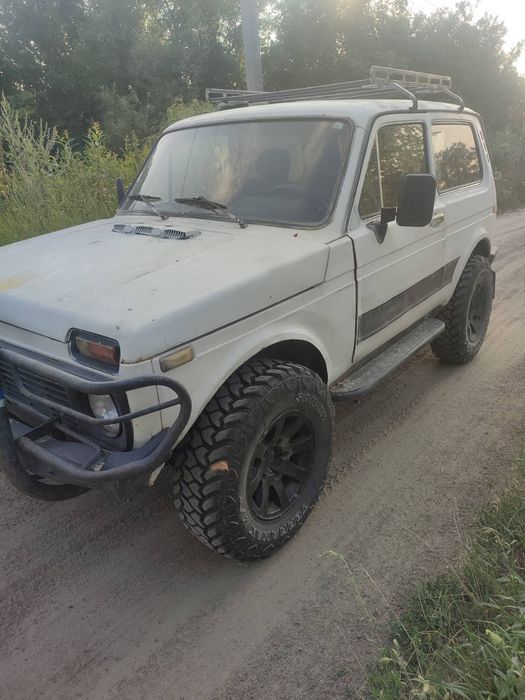 Автомобіль ВАЗ 2121 НИВА