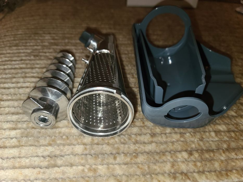 Насадка-соковыжималка для мясорубки MOULINEX XF930032. Новая!!!