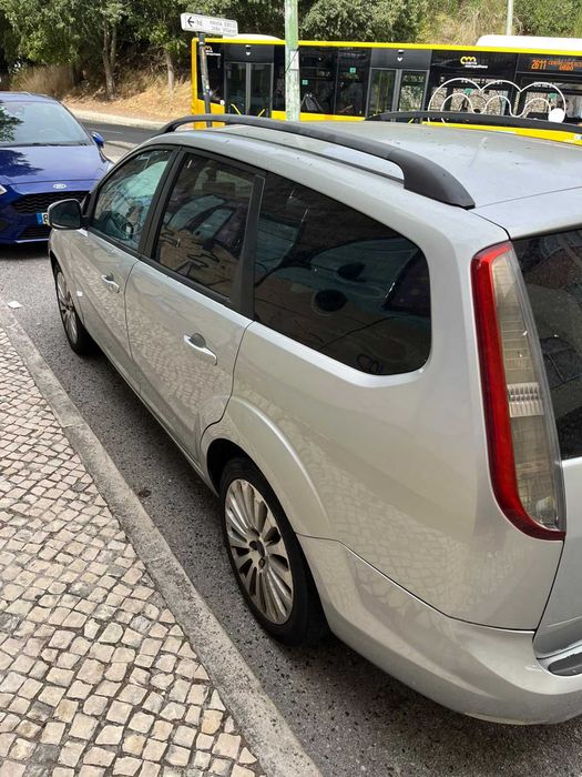 Ford Focus Station 1.6Tdci 109cv Titanium — photo 5
