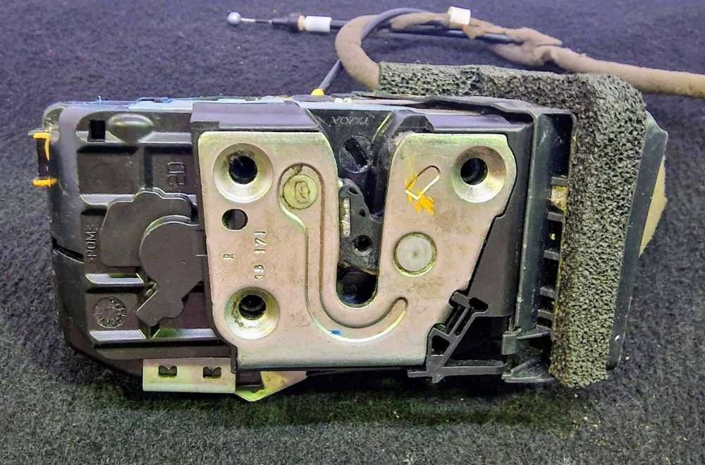 Fechadura / Fecho Porta Frente Direito NISSAN QASHQAI II (J11, J11_) ano 2016