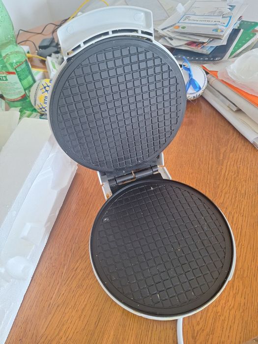 Вафельниця на вафлі