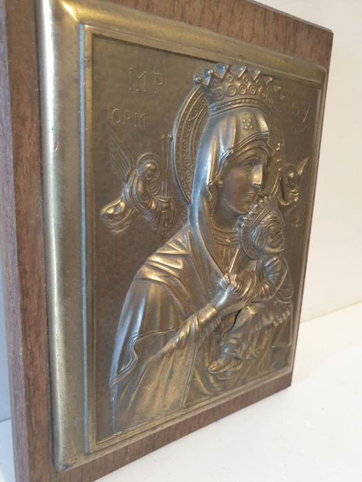Antigo icone ortodoxo - latão em relevo sobre madeira
