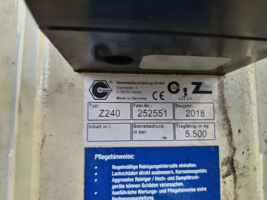 Podnośnik dwukolumnowy dwusilnikowy łapowy śrubowy  Consul 5,5tony