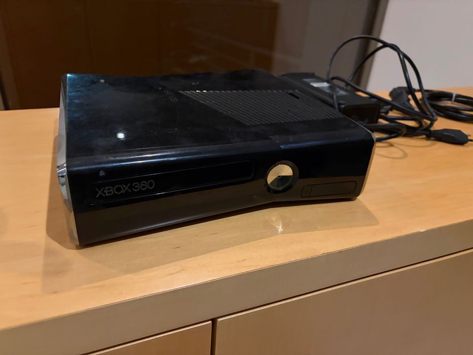 Console Xbox 360 Slim 250GB + Controller + HDMI