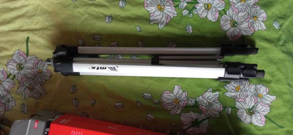 Штатив для лазерного рівня.