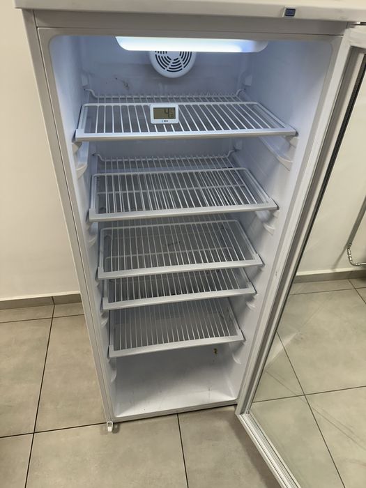 Witryna chlodnicza BEKO WSA 2900”