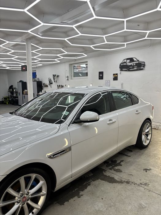 Jaguar  Xf  x260