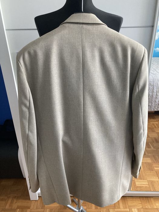 Jasny garnitur trzyczęściowy