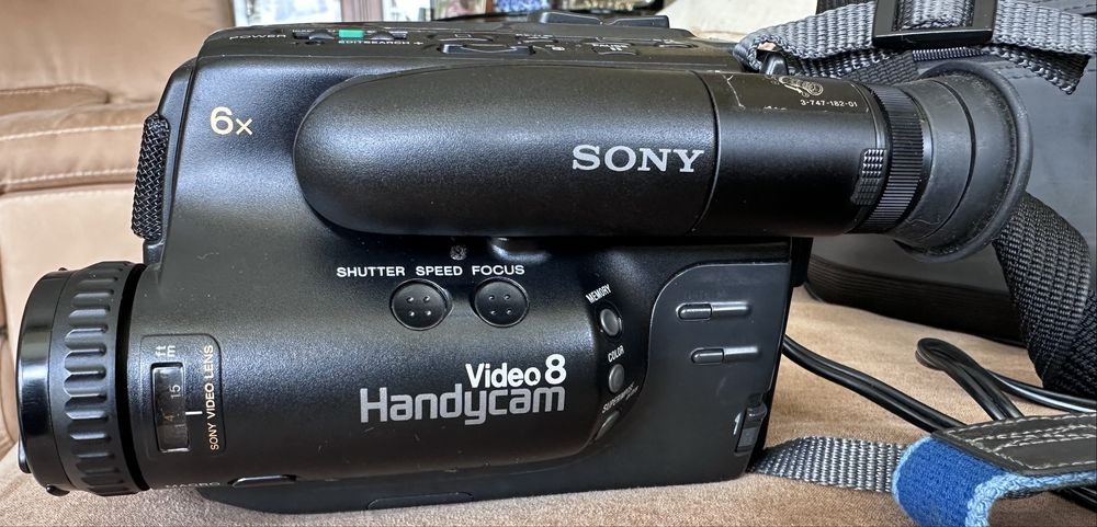 Vendo câmara de filmar sony CCD-TR45E