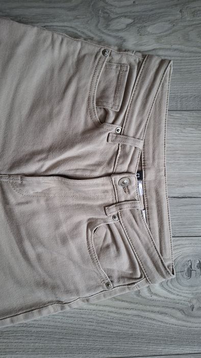 Spodnie beżowe H&M